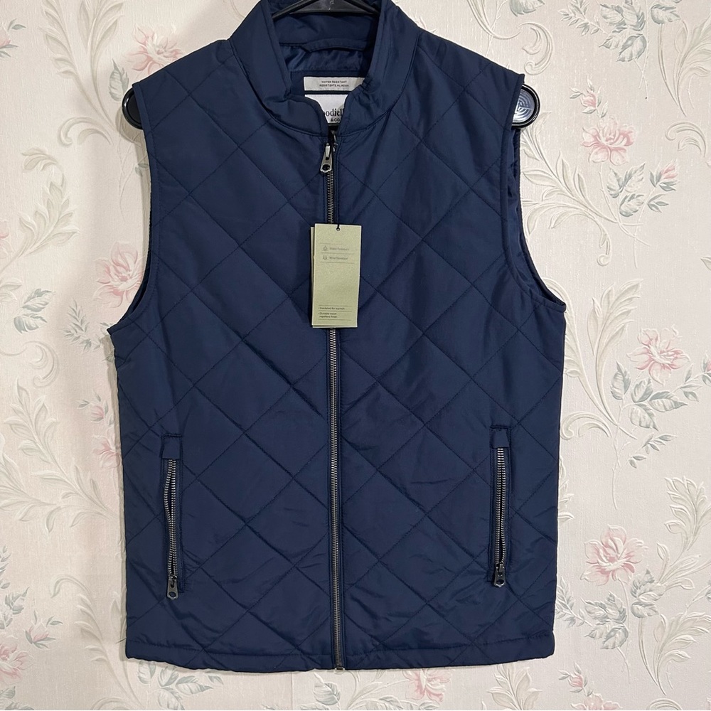 4. Goodfellow Men vest